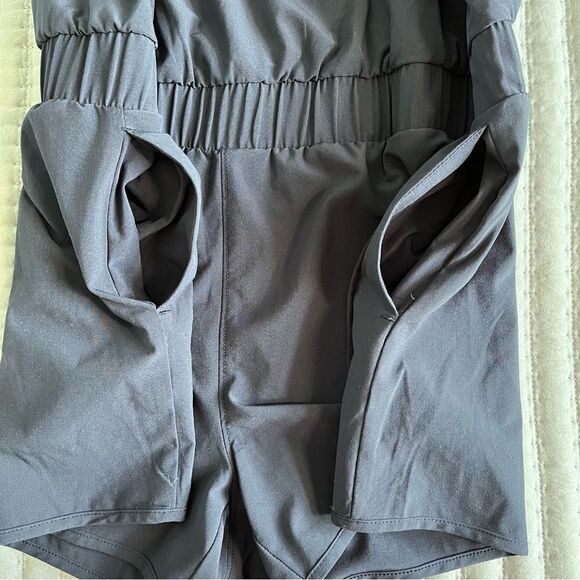 GAP GapFit Sleeveless Romper w Pockets Mesh Details Navy Blue Size Medium Comfy! - Picture 11 of 12